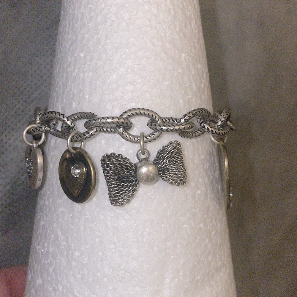 Aeropostale 1987 Woman's Antique Silver Tone Charm Bracelet Stamped - Picture 5 of 5